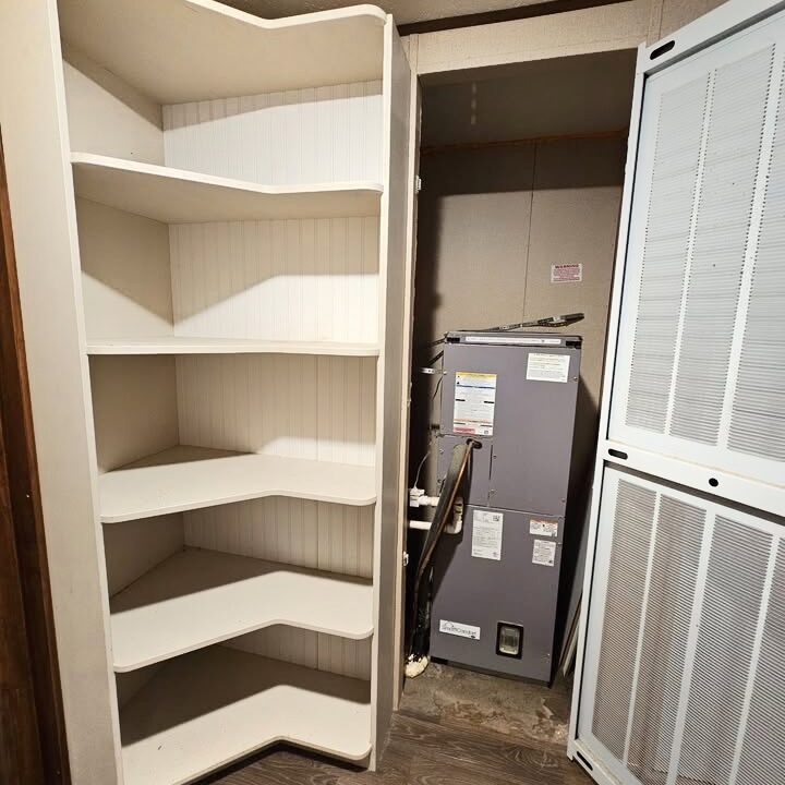 AC& Custom Shelving