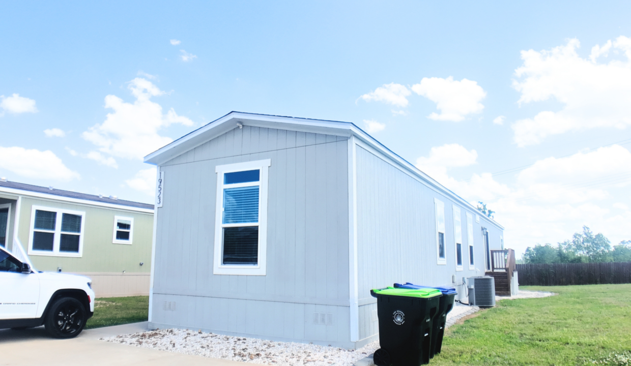 BD-19599 VERDE VALLEY LANE CONROE, TX l 3Beds 2Baths