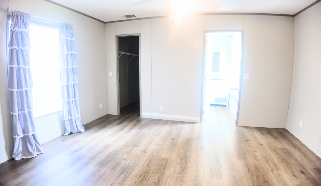 a1811070-e84b-48c5-aee8-c9875ea81bb4